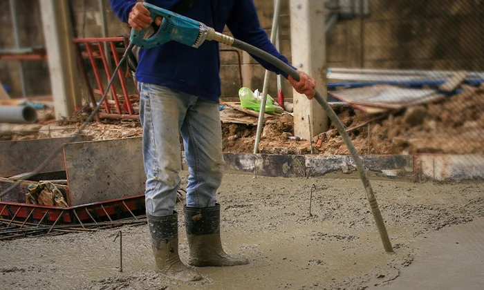 Como Vibradores de Concreto Aumentam a Força e Durabilidade